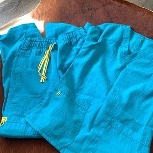 Wonder wink blue scrubs!